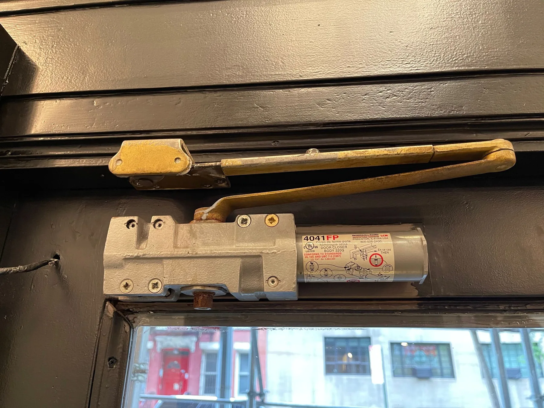 Commercial overhead door closer