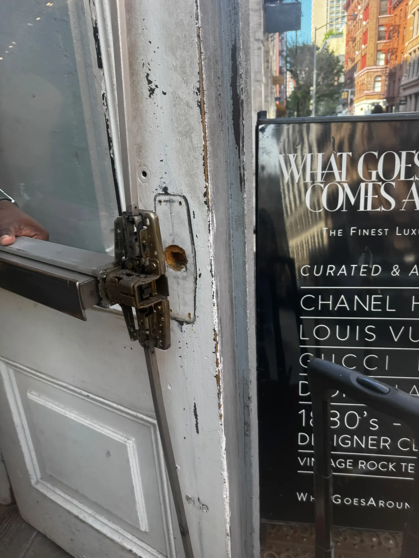 Commercial entry door lock repair